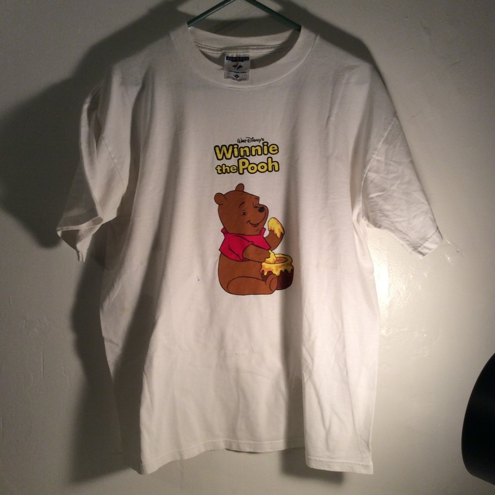 Winnie The Pooh T-Shirt Size L